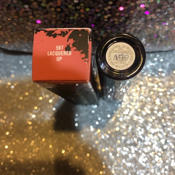 BNIB! MAC Patent Paint Lip Lacquer in Lacquered Up 587 ππππ - Picture 3 of 7